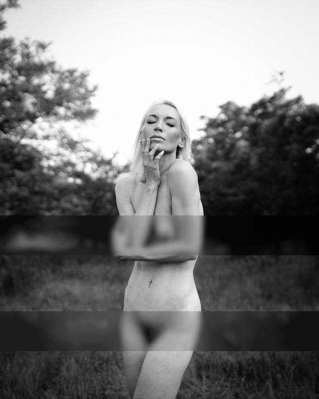 Isabell on Film / Nude  photography by Photographer Mario Baumann | STRKNG