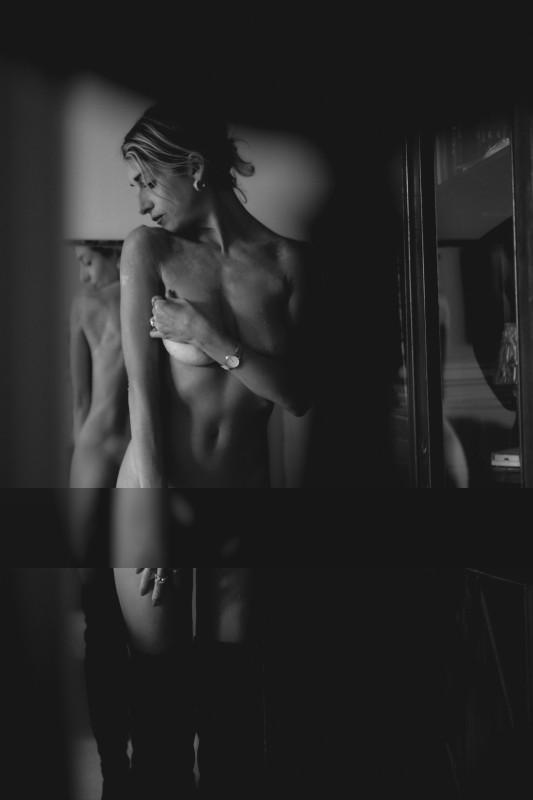 At Home / Nude  Fotografie von Fotograf Mauro Sini ★5 | STRKNG