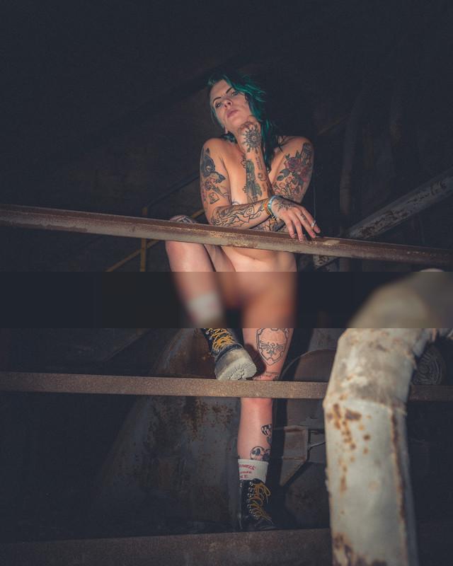 Schönheit im Zerfall Schönheit im Zerfall / Nude photography by Photographer David Weiss | STRKNG