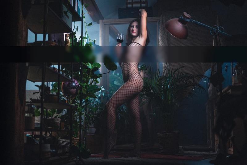 Nude  Fotografie von Model Serenade of Light - Ornella ★1 | STRKNG