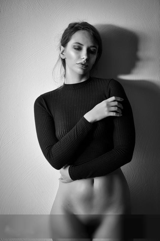 at the wall / Nude  photography by Photographer BeLaPho ★16 | STRKNG