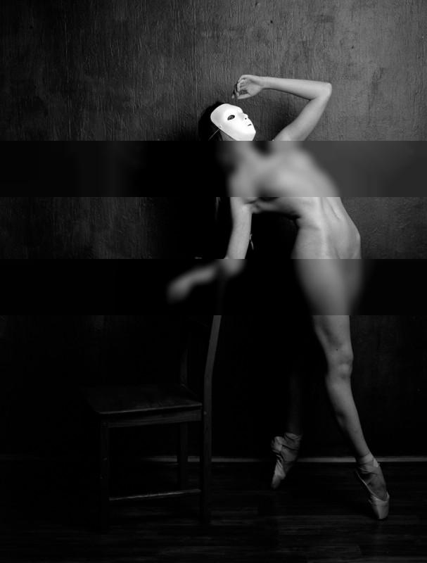 Mask / Nude  photography by Photographer Michael Holenz | STRKNG