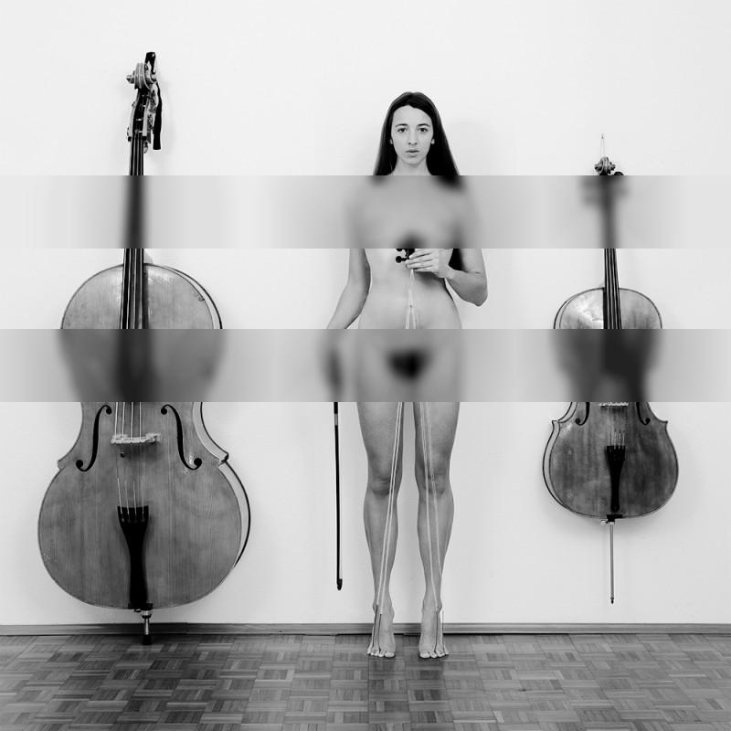 Musica / Nude  Fotografie von Fotograf Walter Eckardt ★8 | STRKNG