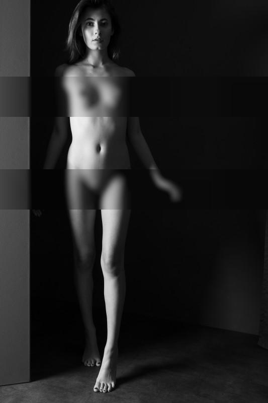 Der Schritt / Nude  Fotografie von Fotograf Rainer Benz ★5 | STRKNG