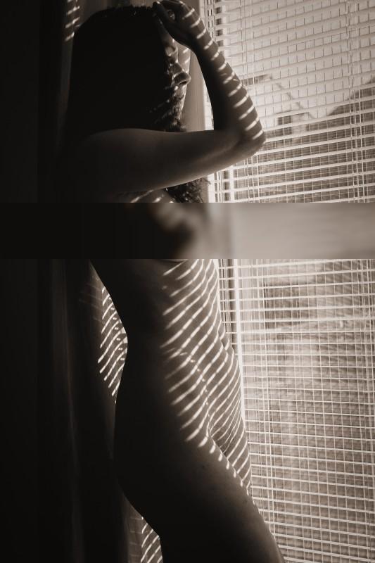 Light stripes / Nude  Fotografie von Fotografin Littleone | STRKNG