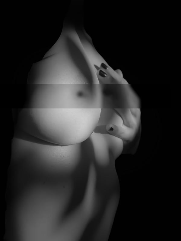 BW Piercing / Nude  Fotografie von Fotograf Ralf Ludwig | STRKNG