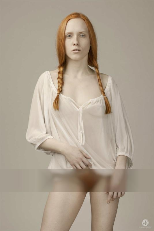 kalk und rost / Nude  photography by Model Muirgen ★73 | STRKNG