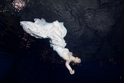 Some meaningful but generic title / Menschen  Fotografie von Fotograf Dino Mari ★7 | STRKNG