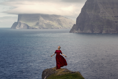 the girl and the sea / Conceptual  photography by Photographer Katja Kemnitz ★19 | STRKNG