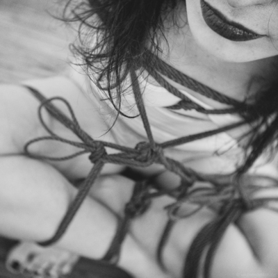 Bondage Bliss / Performance  Fotografie von Model Miss Wunderland ★69 | STRKNG