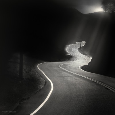 Dreamland way / Schwarz-weiss  Fotografie von Fotograf Ioannis (Yiannis) Samaras ★12 | STRKNG