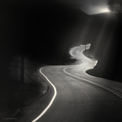 Dreamland way / Schwarz-weiss  Fotografie von Fotograf Ioannis (Yiannis) Samaras ★10 | STRKNG