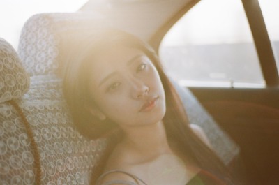 beauty in the car / Portrait  Fotografie von Fotografin 千鳥Aoi ★5 | STRKNG