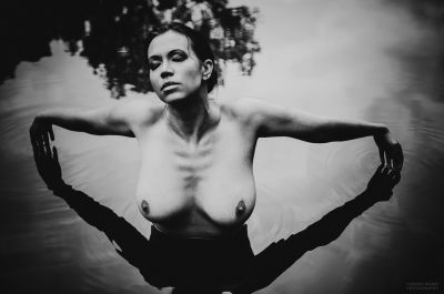 *S* / Nude  photography by Photographer QiK Photography ★21 | STRKNG