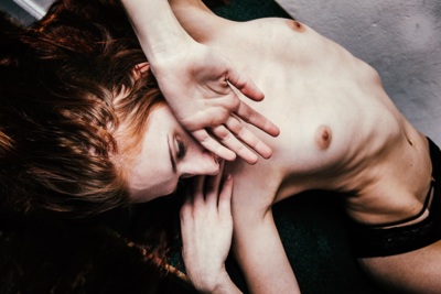 |In sich gehen| / Nude  Fotografie von Fotograf Axel J. Scherer ★15 | STRKNG