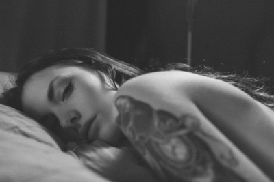 Alva / Portrait  photography by Photographer Roger Rossell ★30 | STRKNG