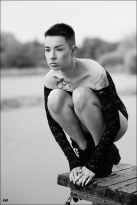 Black and White  photography by Model Triz Täss ★39 | STRKNG
