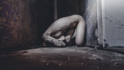 Nude  photography by Model Triz Täss ★38 | STRKNG