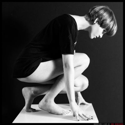 Pose / Schwarz-weiss  Fotografie von Fotograf Marc | STRKNG