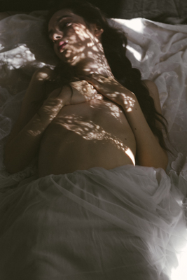 Room 00 / Portrait  photography by Photographer Vivienne B ★31 | STRKNG