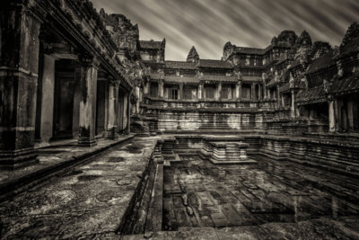 temple courtyard / Schwarz-weiss  Fotografie von Fotograf Morpheus2004 | STRKNG