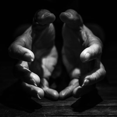 Haende - 02 / Black and White  photography by Photographer Michael Raadts | STRKNG