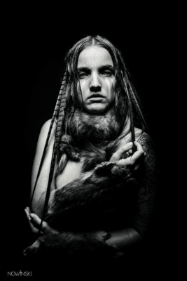 The hunt / Schwarz-weiss  Fotografie von Fotografin Lisa Nowinski ★10 | STRKNG