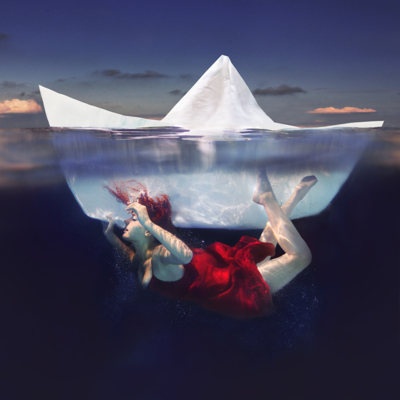 Still holding on / Fine Art  Fotografie von Fotografin Julie de Waroquier ★10 | STRKNG