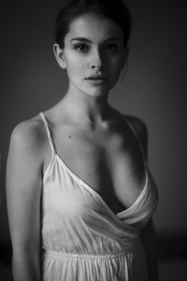 Alba / Menschen  Fotografie von Fotograf HANS KRUM ★75 | STRKNG