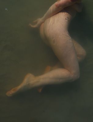 Water is my element / Nude  Fotografie von Model Marie-Luise Müller ★40 | STRKNG