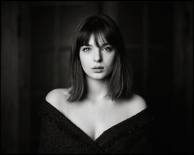 Justine / Portrait  photography by Photographer Albert Finch ★116 | STRKNG