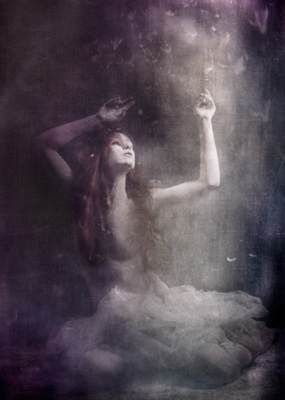Essence of light / Conceptual  photography by Photographer Julie ★9 | STRKNG