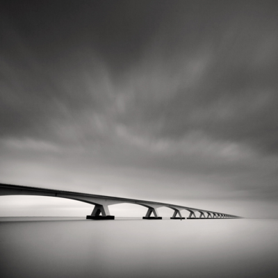 The Bridge / Wasserlandschaften  Fotografie von Fotograf Léon Leijdekkers ★9 | STRKNG