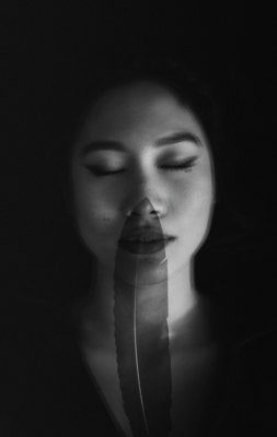 Silence / Portrait  photography by Photographer Flavia Catena ★1 | STRKNG