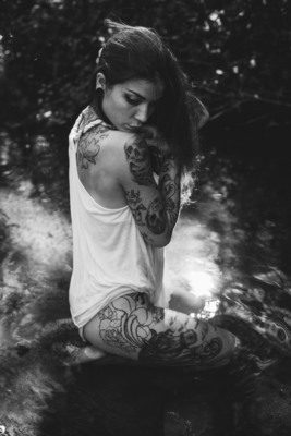 Into the golden water04 / Portrait  Fotografie von Fotograf Riccardo Bandiera ★4 | STRKNG