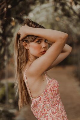 Liza in the garden of Eden / Portrait  Fotografie von Fotograf Iñaki Folgado ★2 | STRKNG