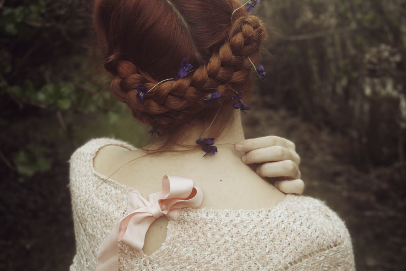 Violets in the Garden - &copy; Elisa Scascitelli | Mode / Beauty