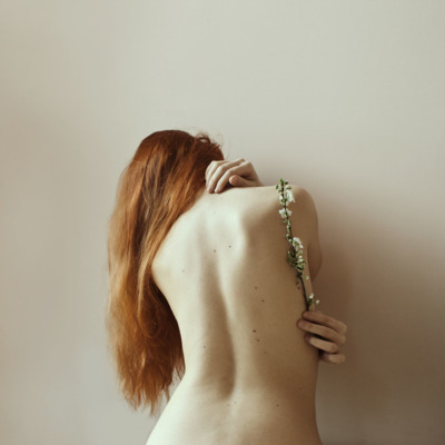 Plum Blossoms / Nude  Fotografie von Fotografin Elisa Scascitelli ★10 | STRKNG