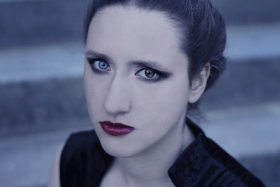 Portrait Of Lady Gersande / Portrait  Fotografie von Fotografin Memories of Violette | STRKNG