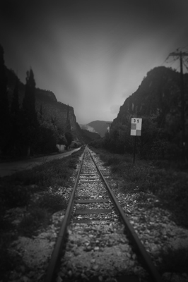 rails / Schwarz-weiss  Fotografie von Fotograf Leonidas | STRKNG