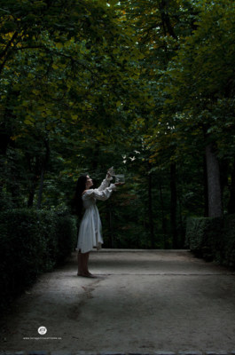 Volar / Creative edit  photography by Photographer Lara García Corrales | STRKNG