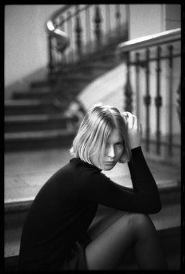 Chrissy / Schwarz-weiss  Fotografie von Fotograf Holger Nitschke ★75 | STRKNG