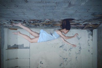 Gravitational Pull / Conceptual  photography by Photographer Maximillian George | STRKNG