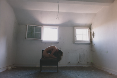 Room / Nude  photography by Model Vivien ★58 | STRKNG