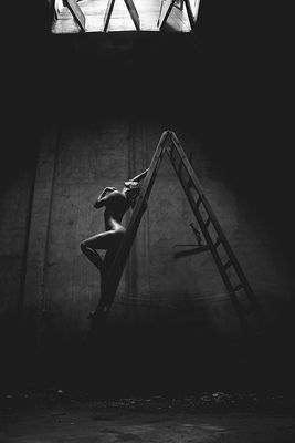 Nude  photography by Model Margaux ★19 | STRKNG