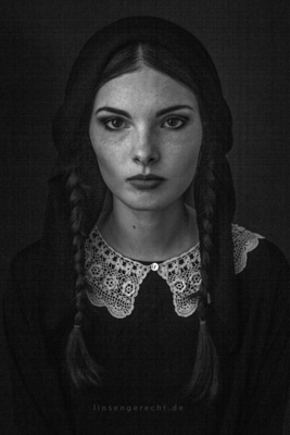 paint me black. / Portrait  Fotografie von Model Lisa ★122 | STRKNG