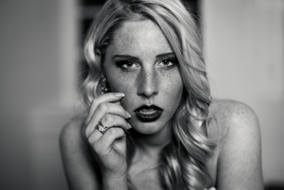 // freckles / Portrait  Fotografie von Fotograf Michael Gelbhaar ★1 | STRKNG