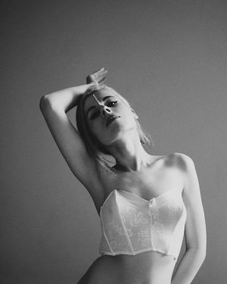 Lacrymaria Olor / Portrait  photography by Photographer CyanideMishka ★51 | STRKNG