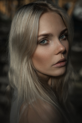 while you watched me disintegrate. / Portrait  photography by Photographer SCHABERNACK-FOTOGRAFIE ★44 | STRKNG