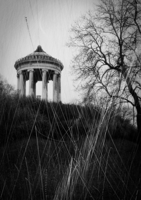 Scratched monopteros / Photomanipulation  Fotografie von Fotograf Tobias Pohl | STRKNG